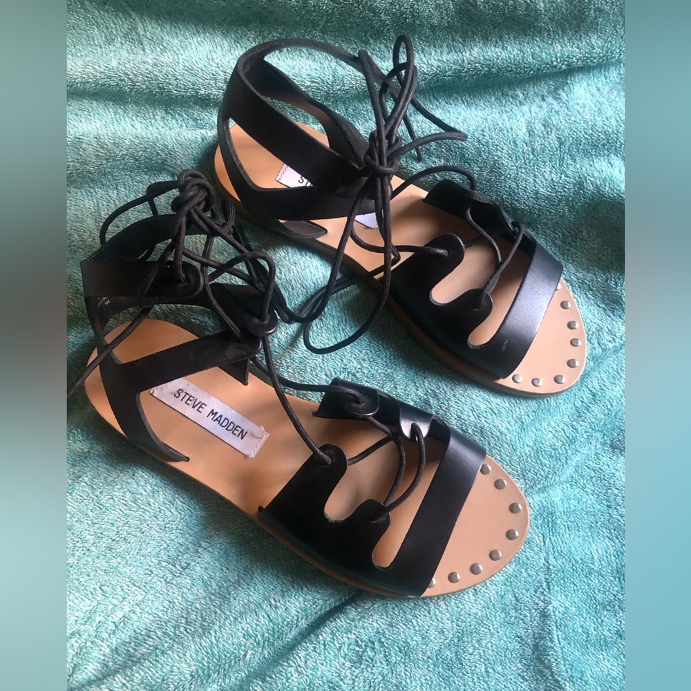 Steve Madden SIZE 8 women’s lace up sandals